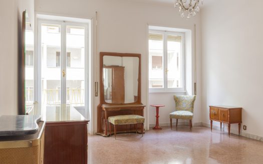 Ampio quadrilocale da ristrutturare