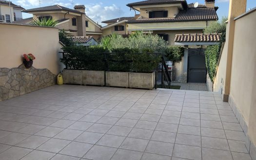 Villetta con giardino in ottimo stato