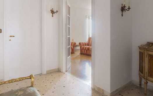 Ampio quadrilocale da ristrutturare