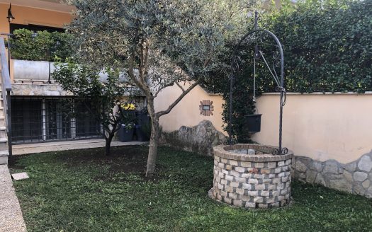 Villetta con giardino in ottimo stato
