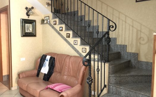 Villetta con giardino in ottimo stato