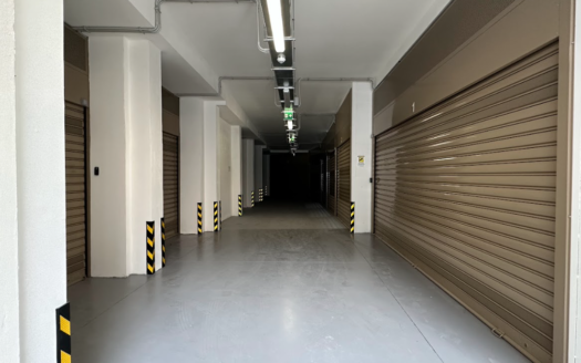 Box nuova Realizzazione in Via Lucrino