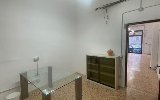 LOCALE COMMERCIALE IN AFFITTO – VIA VALLE CORTENO 43