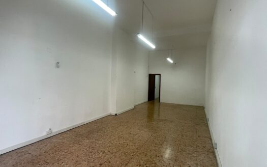 LOCALE COMMERCIALE IN AFFITTO – VIA VALLE CORTENO 43